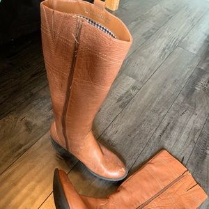 Saddle boots